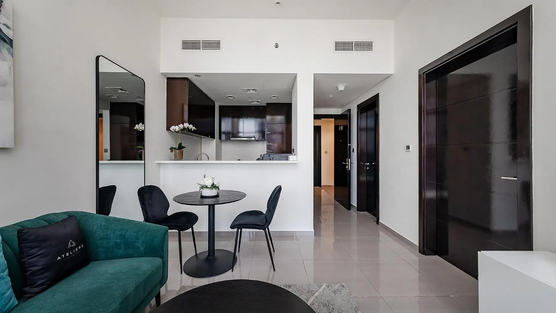 Stylish 1Br At Damac Merano Tower With Great View Dubai Appartement