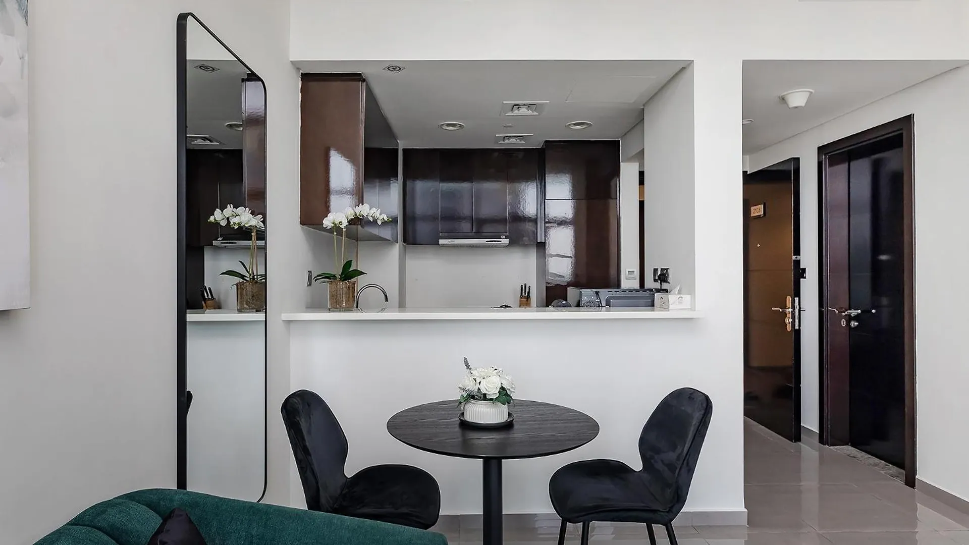 Stylish 1Br At Damac Merano Tower With Great View Dubai 0*,