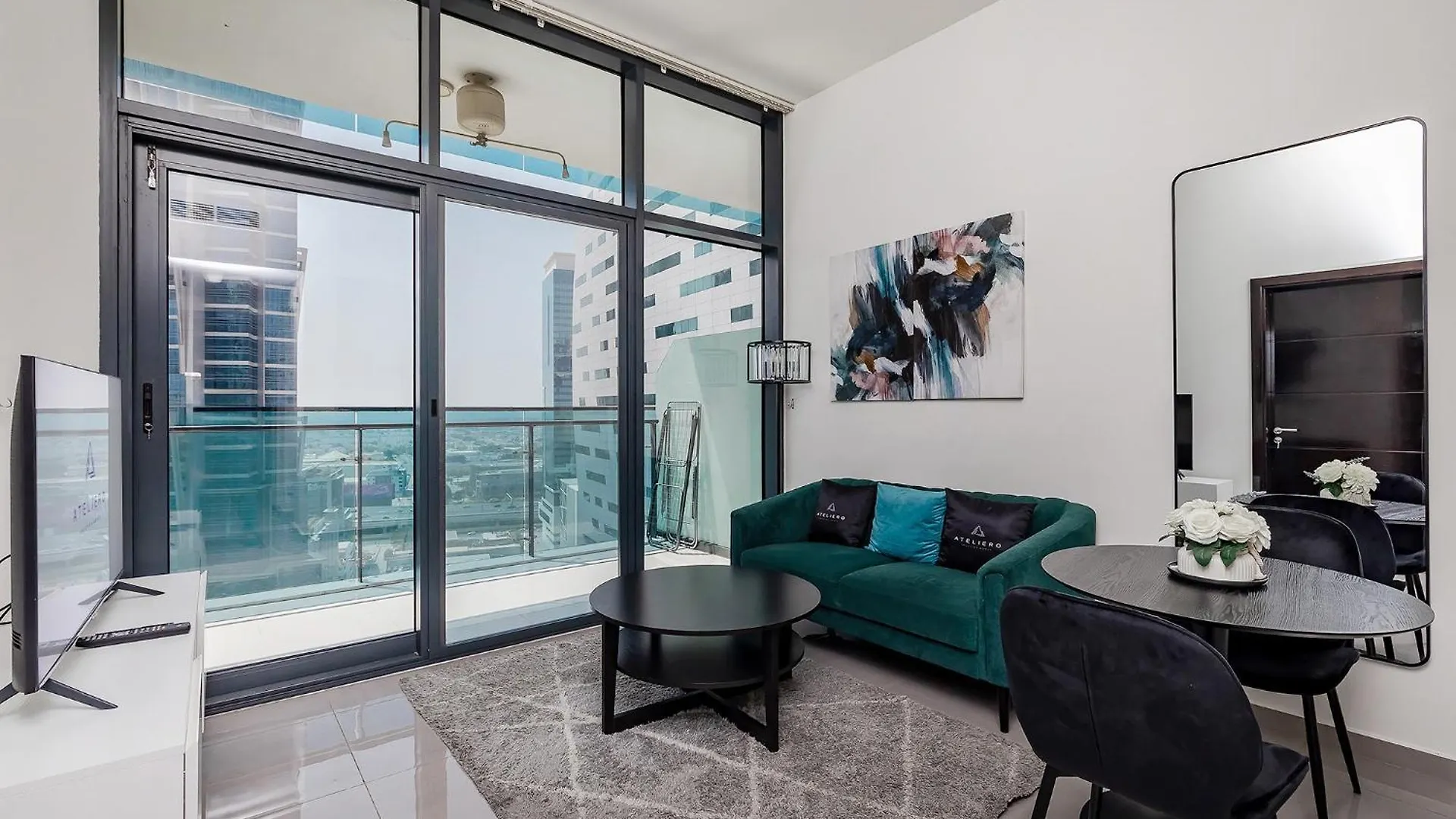 Stylish 1Br At Damac Merano Tower With Great View Dubai Appartement